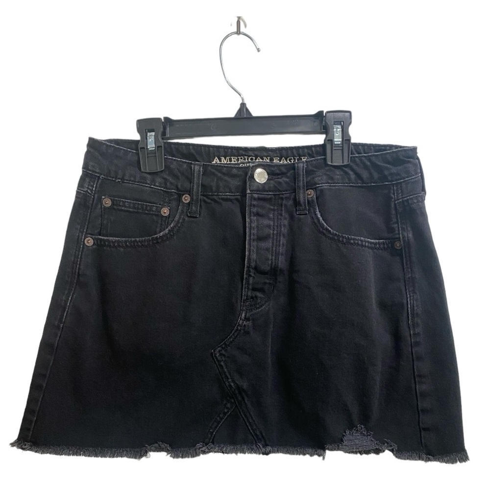 American Eagle Black Denim Buttonโ Fly Skirt, size 8
